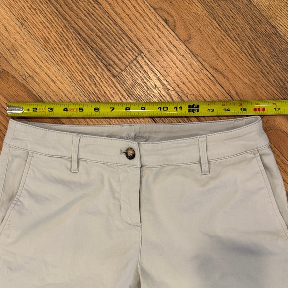 Tommy Bahama Light Beige Capris 10 - Picture 3 of 7